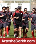 کاروان تیم فوتبال پرسپولیس به تهران بازگشت / حقیقی به دیدار با نفت می رسد