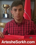 احمدزاده: با پرسپولیس قرارداد داشتم و با 10 میلیون تومان هم باید بازی می کردم/ در پست هافبک طراح هم میتوانم بازی کنم