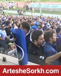 حواشی بازی: حمله هواداران استقلال به یک خبرنگار و فحاشی تماشاگران آبی به داور
