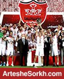 وزیر ورزش جام قهرمانی را به پرسپولیسی ها اهدا کرد