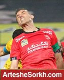سید جلال با صلابت همیشگی در مقابل خط حمله سپاهان
