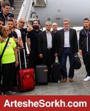 تیم وارد تهران شد؛ استقبال هواداران با شاخه های گل