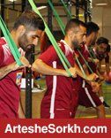 تمرین صبحگاهی بازیکنان در سالن بدنسازی