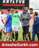 به جای بازیکنان کره جنوبی هم مصاحبه کنید!